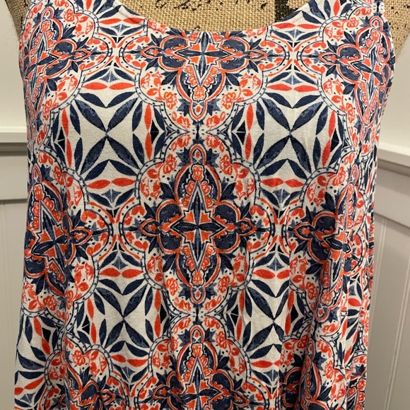 Patterned Tank Top - Picture 2 of 6